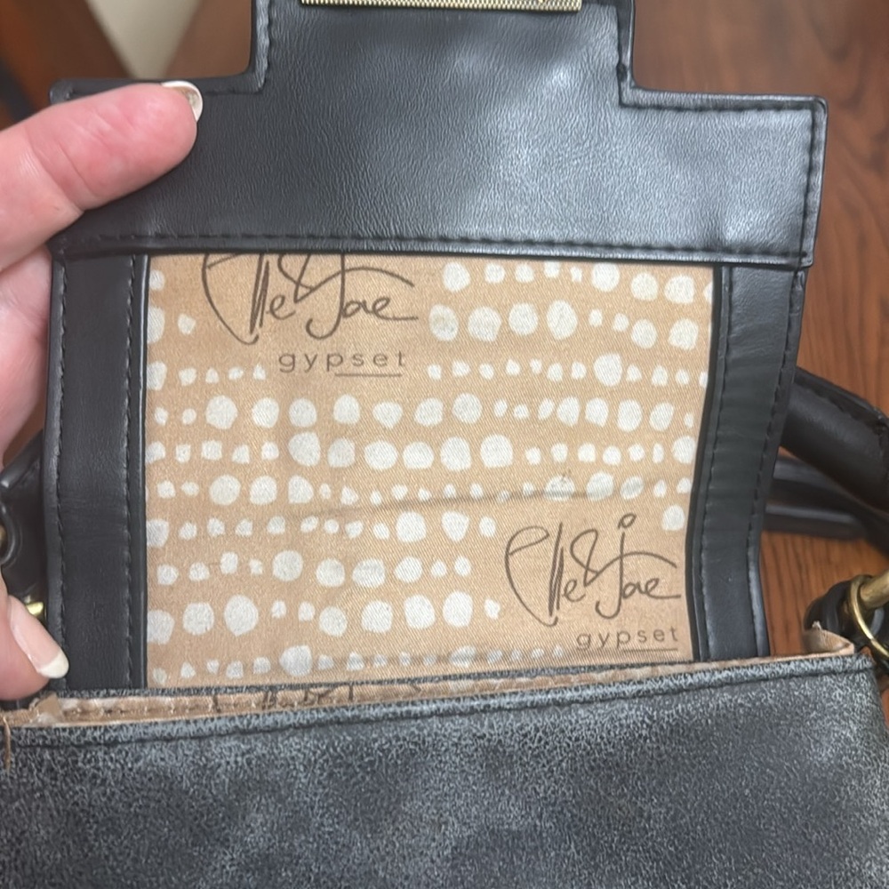 Ella Jae Gypset/ Gray Crossbody Bag - Picture 5 of 7